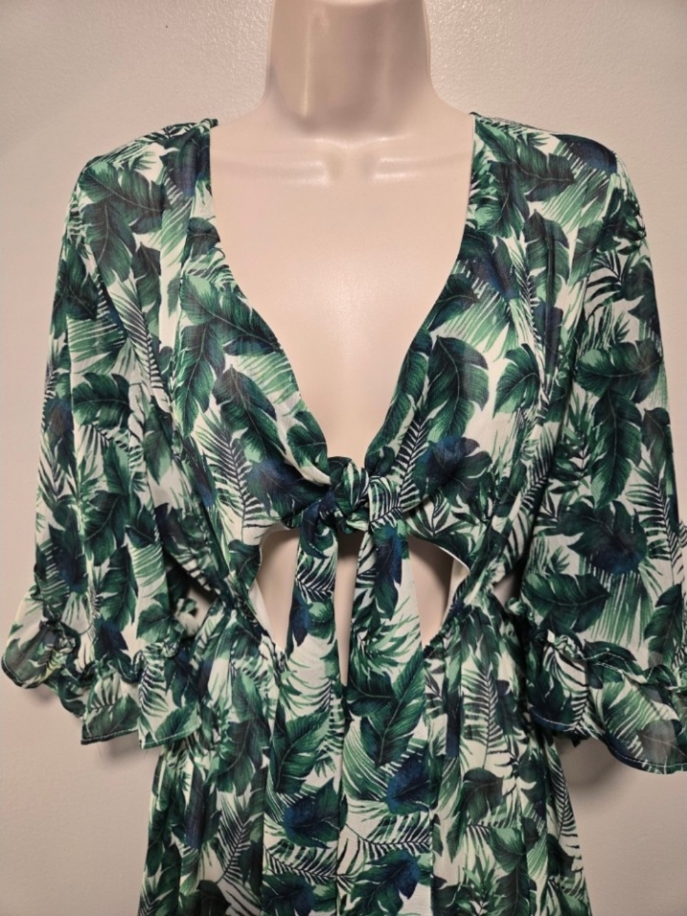 Miami Size Small Tropical Leaf Print Tie-Front Romper - Green Leaf 🌞 - Picture 2 of 3